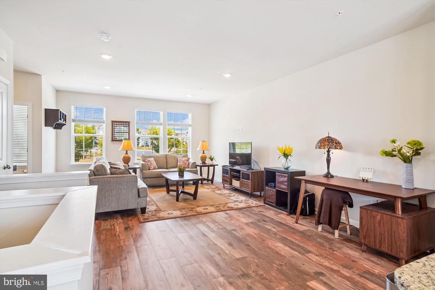 1232 Aires Way photo 4