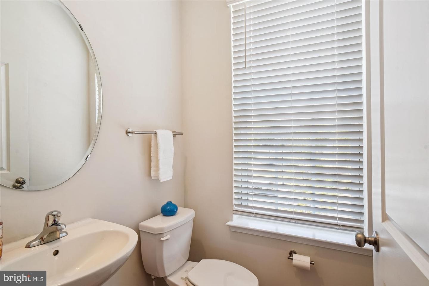 1232 Aires Way photo 8