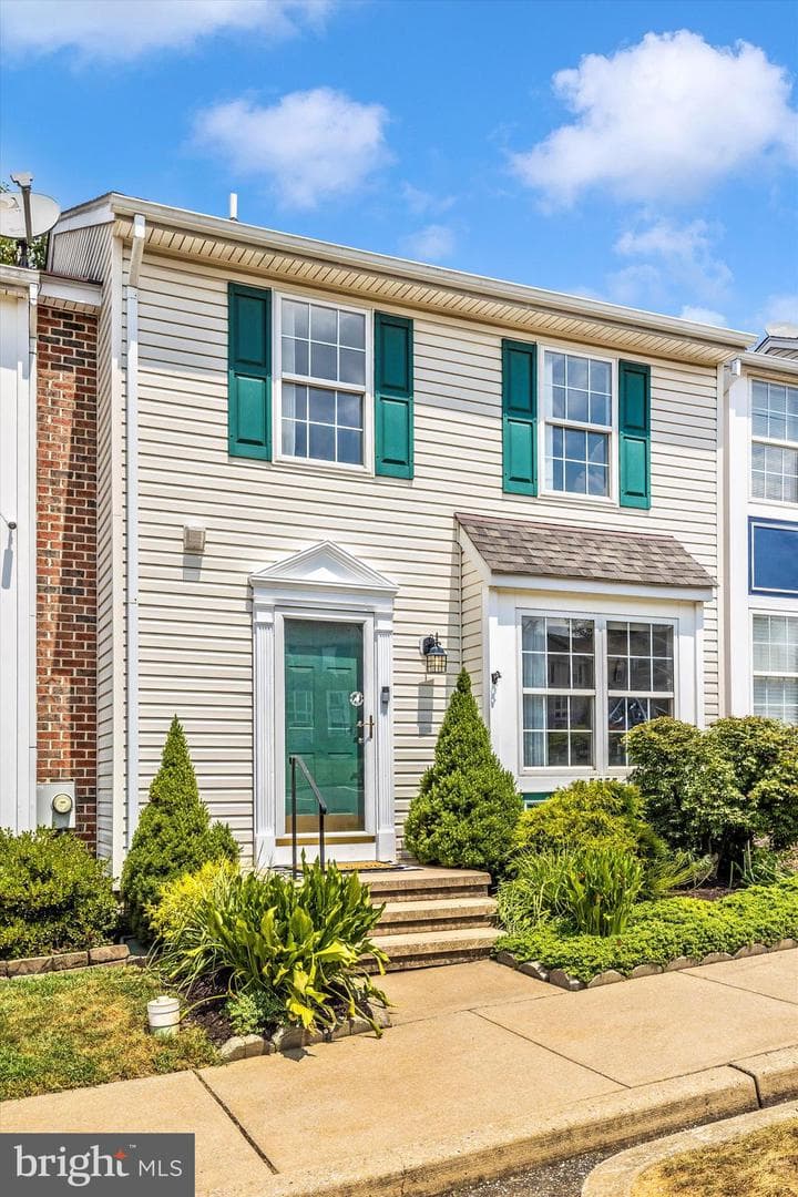 5655 Tessie Court photo 4