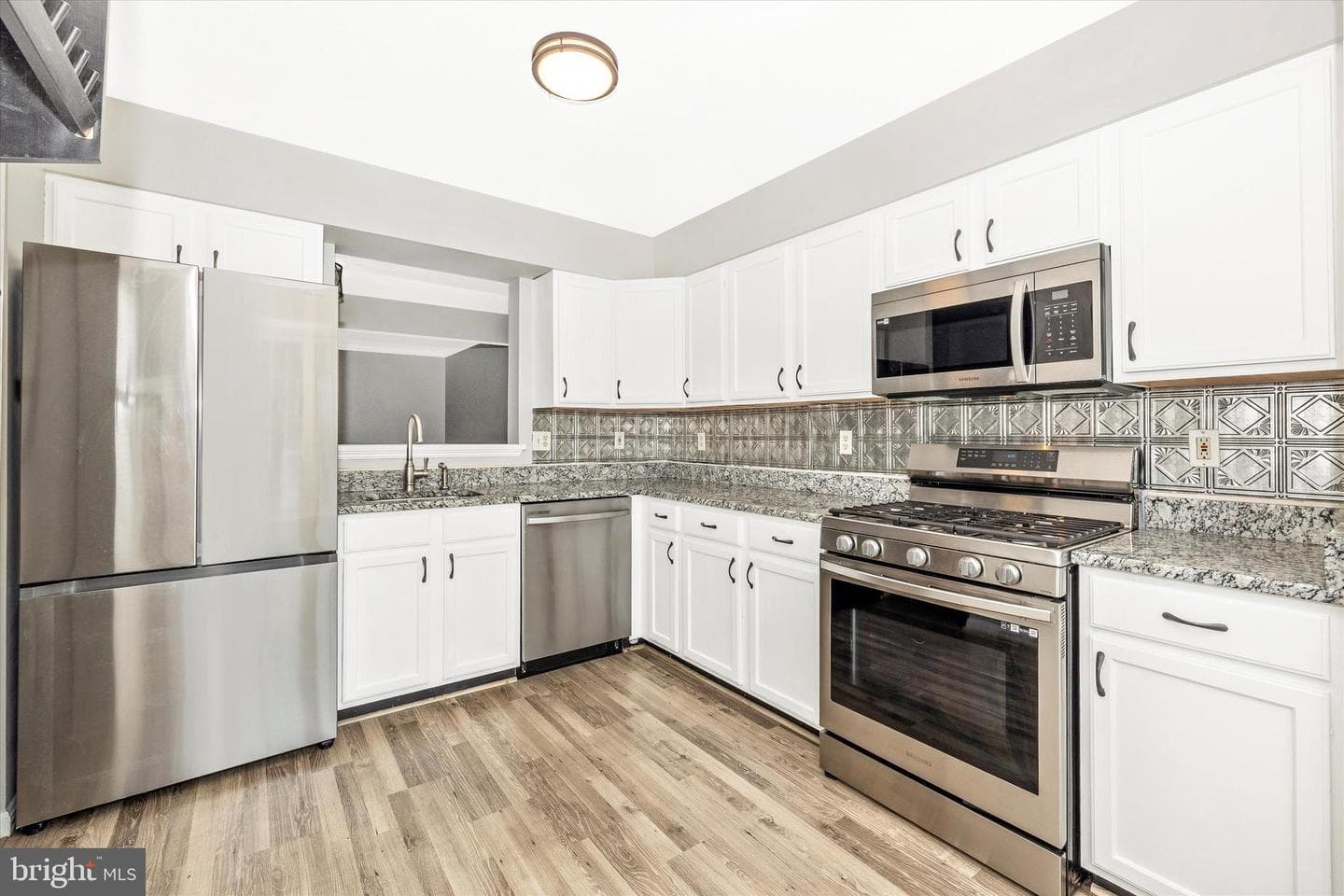 5655 Tessie Court photo 5