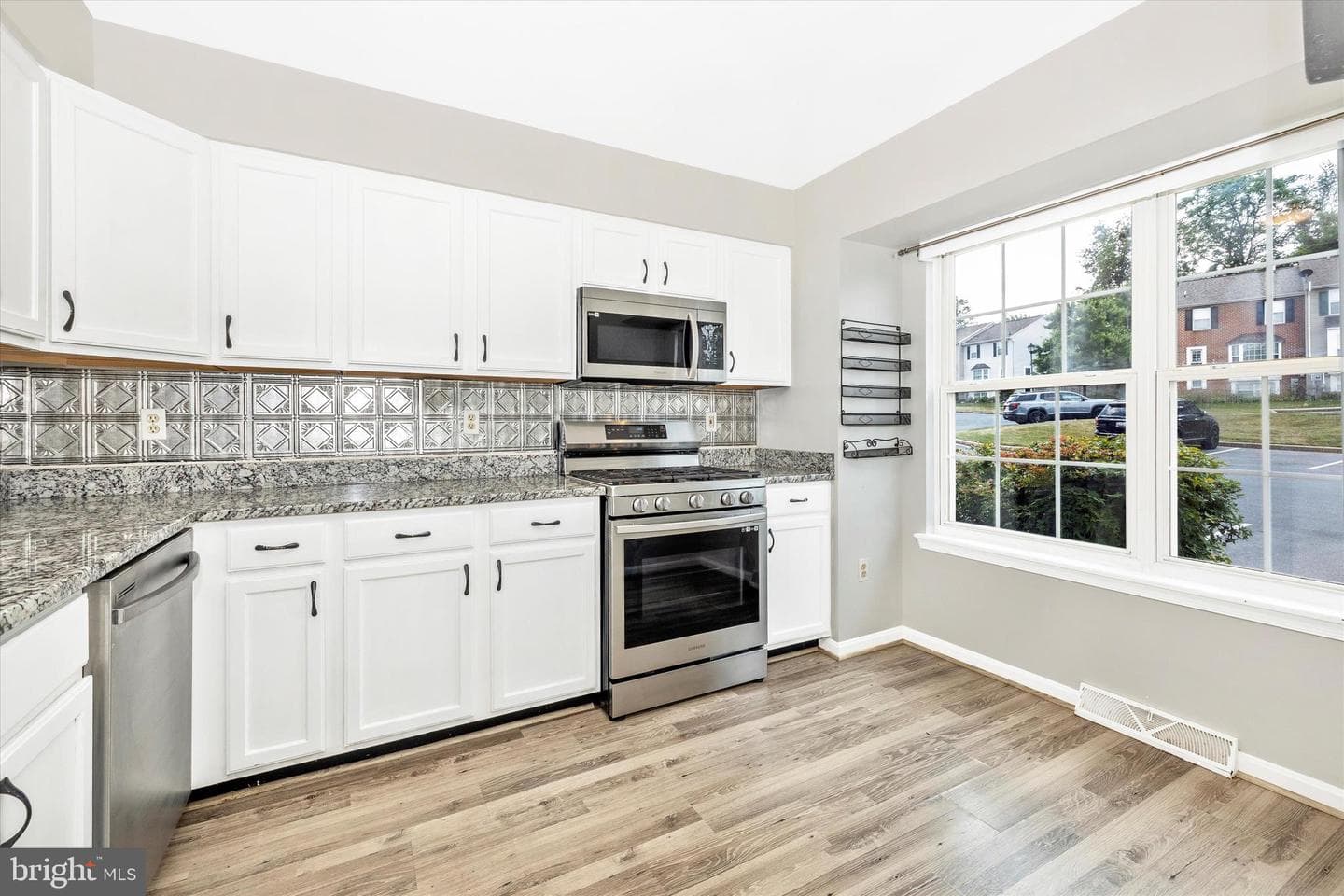 5655 Tessie Court photo 7