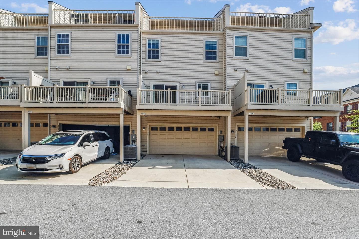 7130 McHenry Mews photo 2