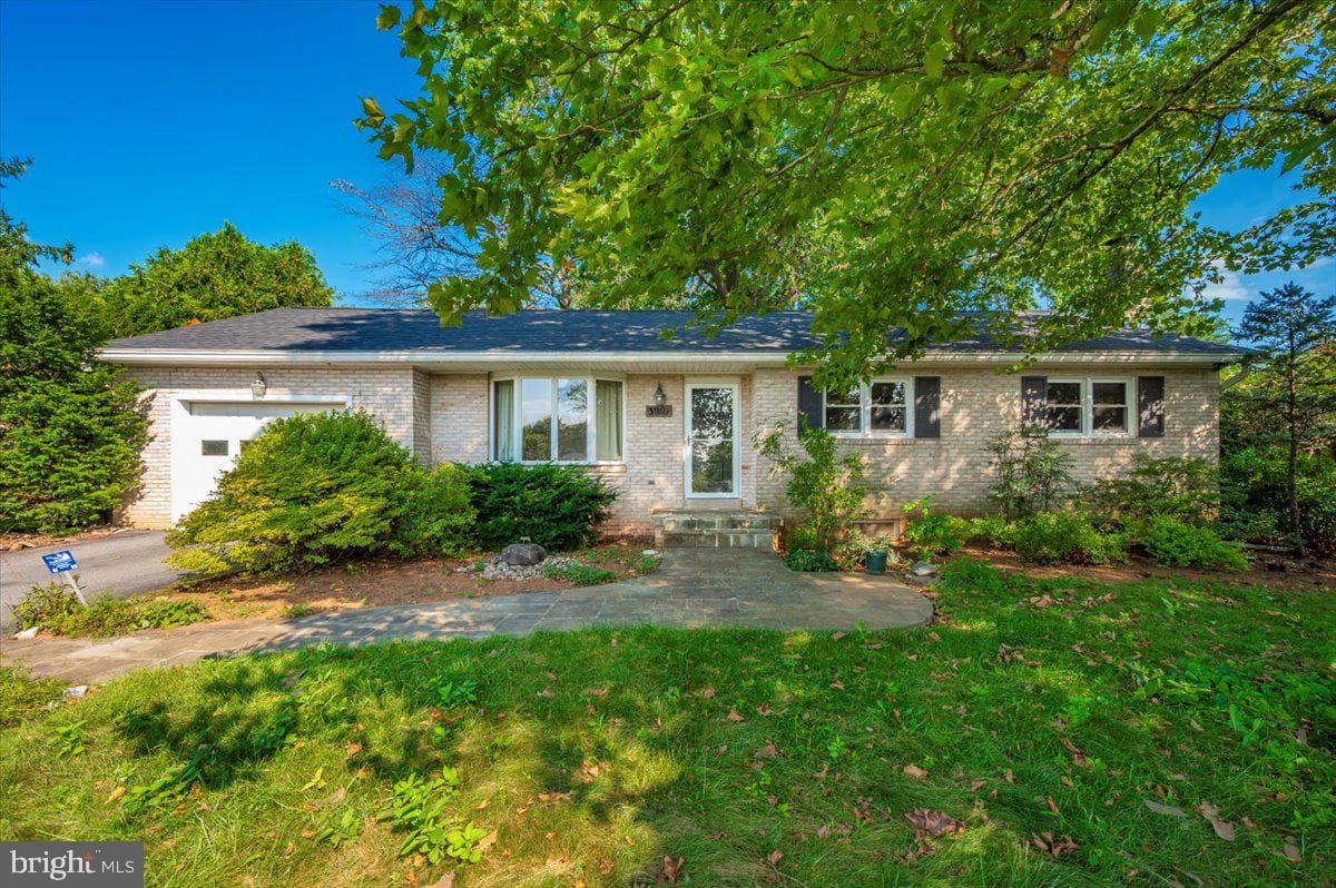 3901 Shadywood Court