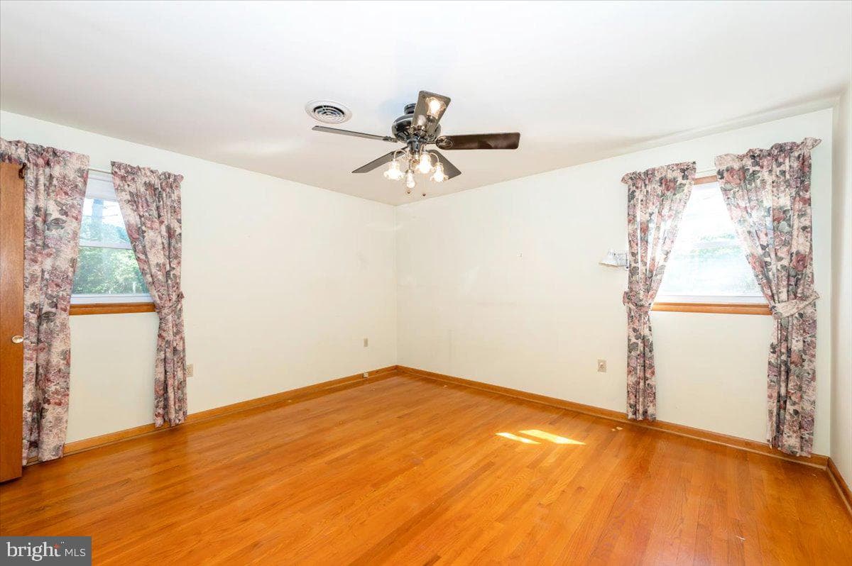 3901 Shadywood Court photo 16