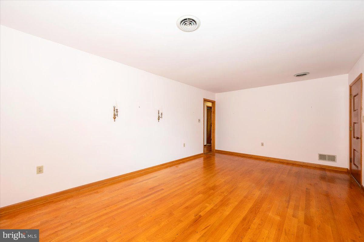 3901 Shadywood Court photo 6