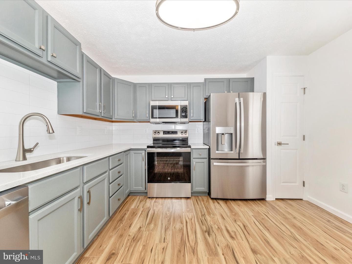 902 Blue Leaf Court #8 2d photo 16