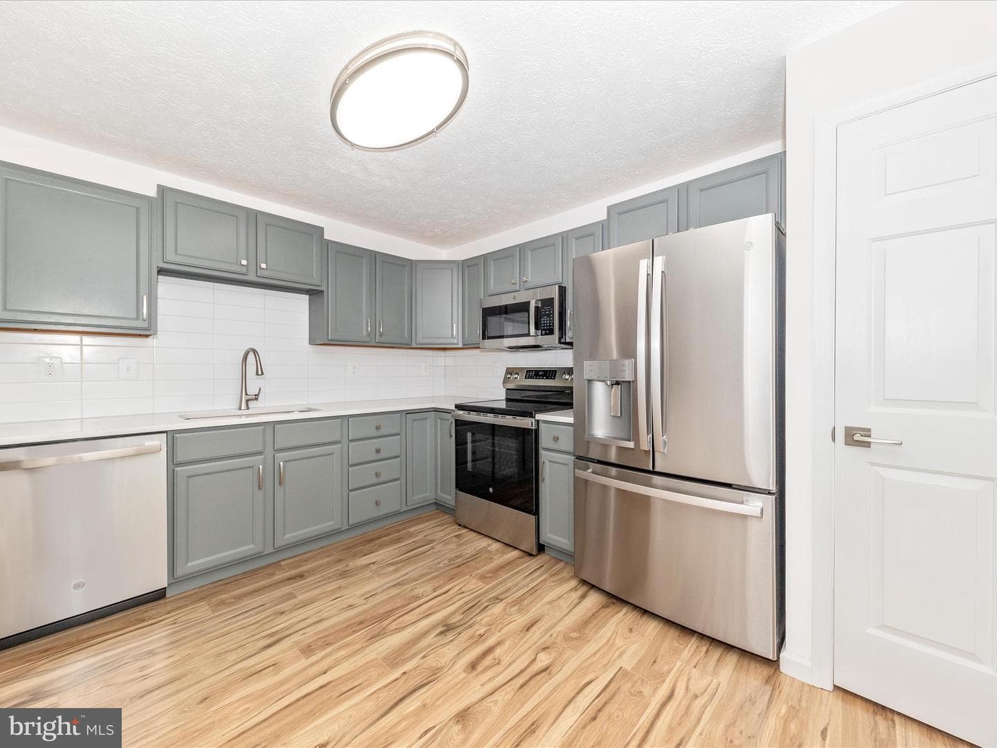 902 Blue Leaf Court #8 2d photo 18