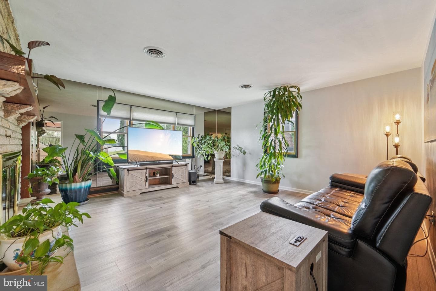 13714 Hillside Avenue photo 12