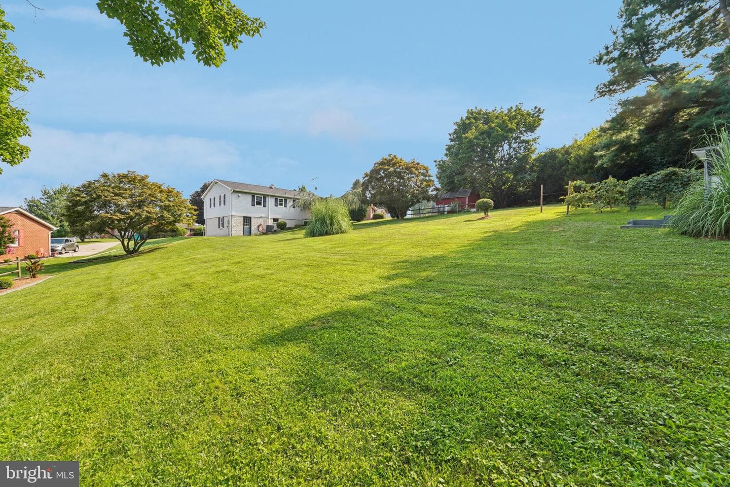13714 Hillside Avenue photo 34