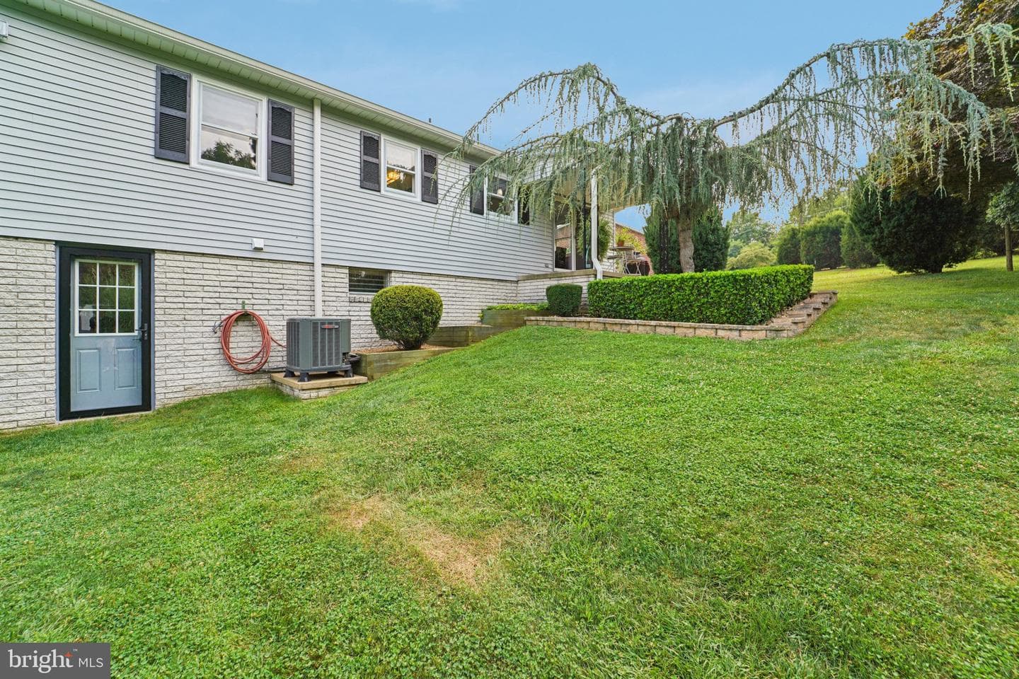 13714 Hillside Avenue photo 35