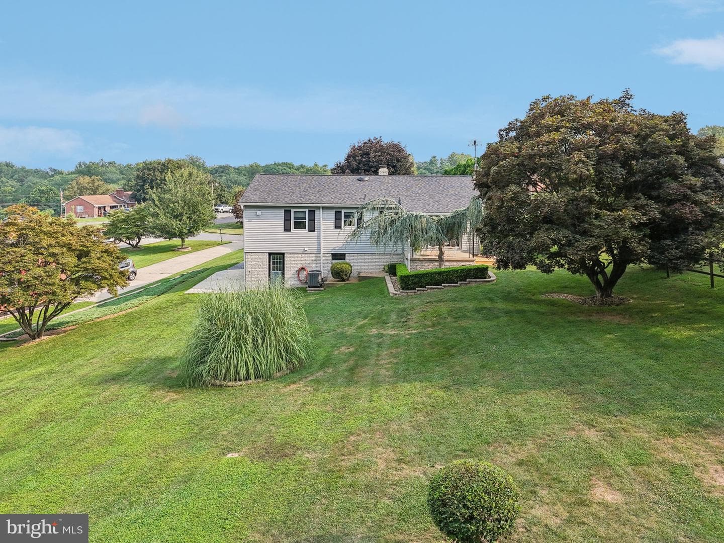 13714 Hillside Avenue photo 40