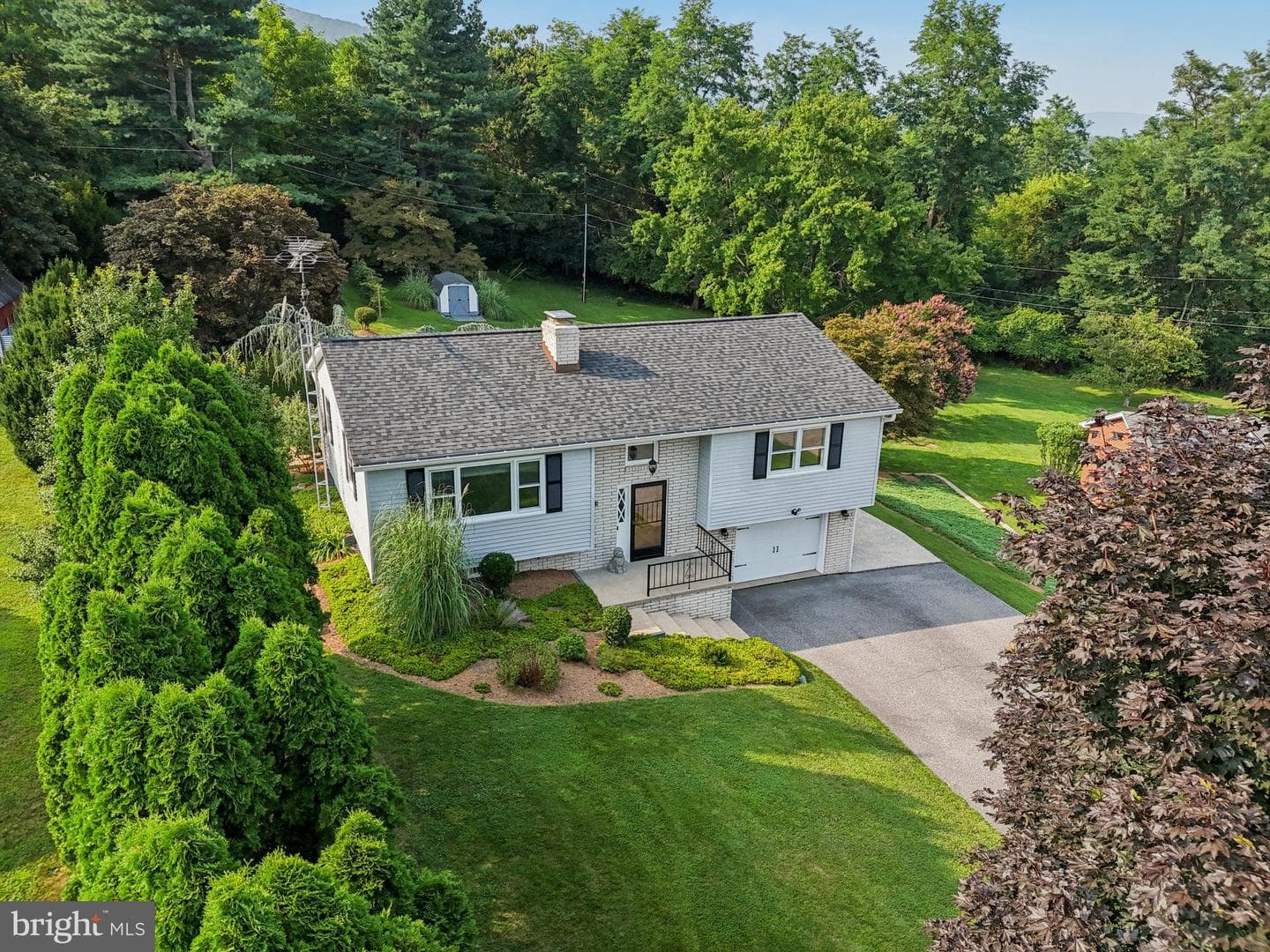 13714 Hillside Avenue photo 42