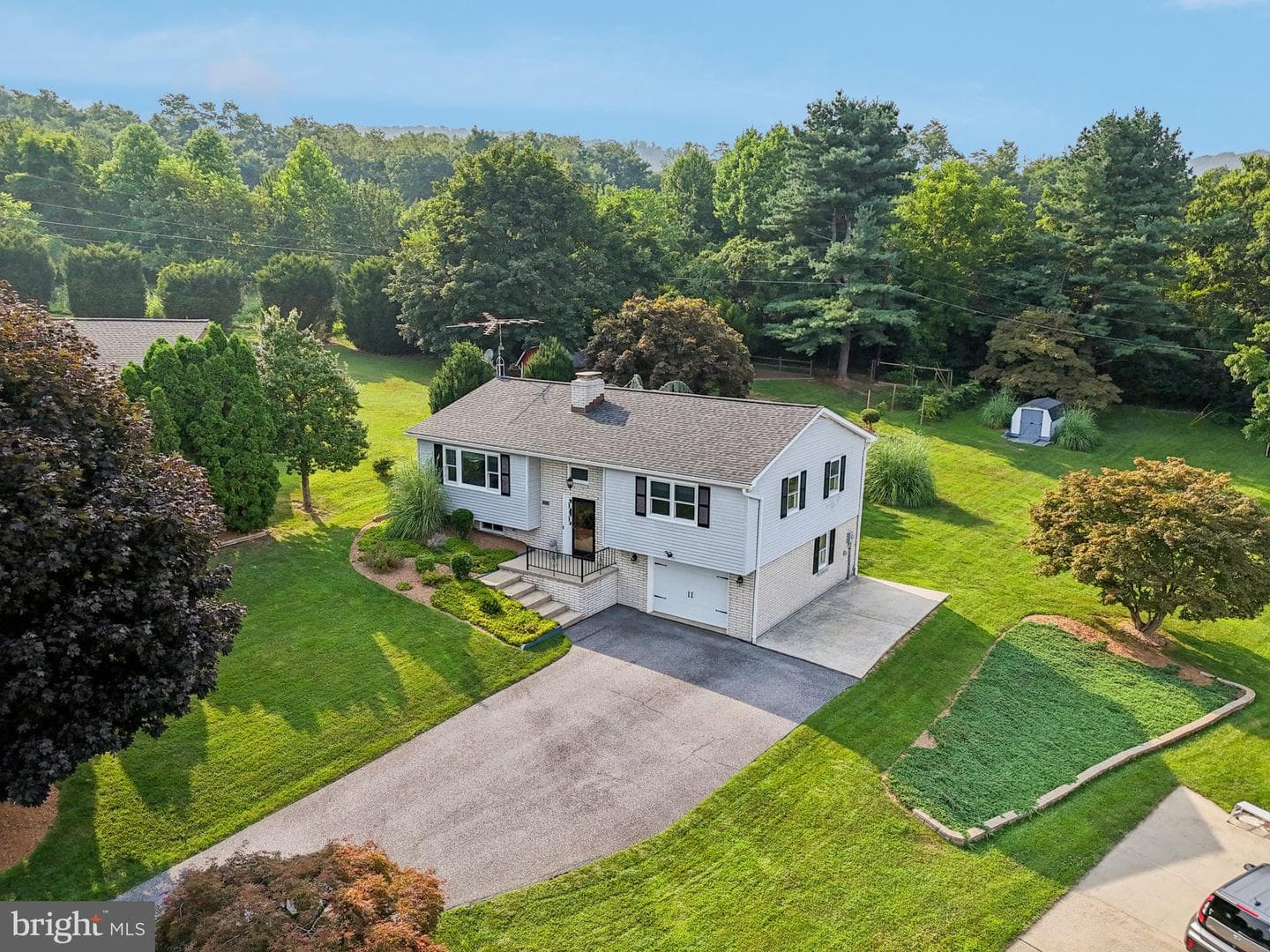 13714 Hillside Avenue photo 44
