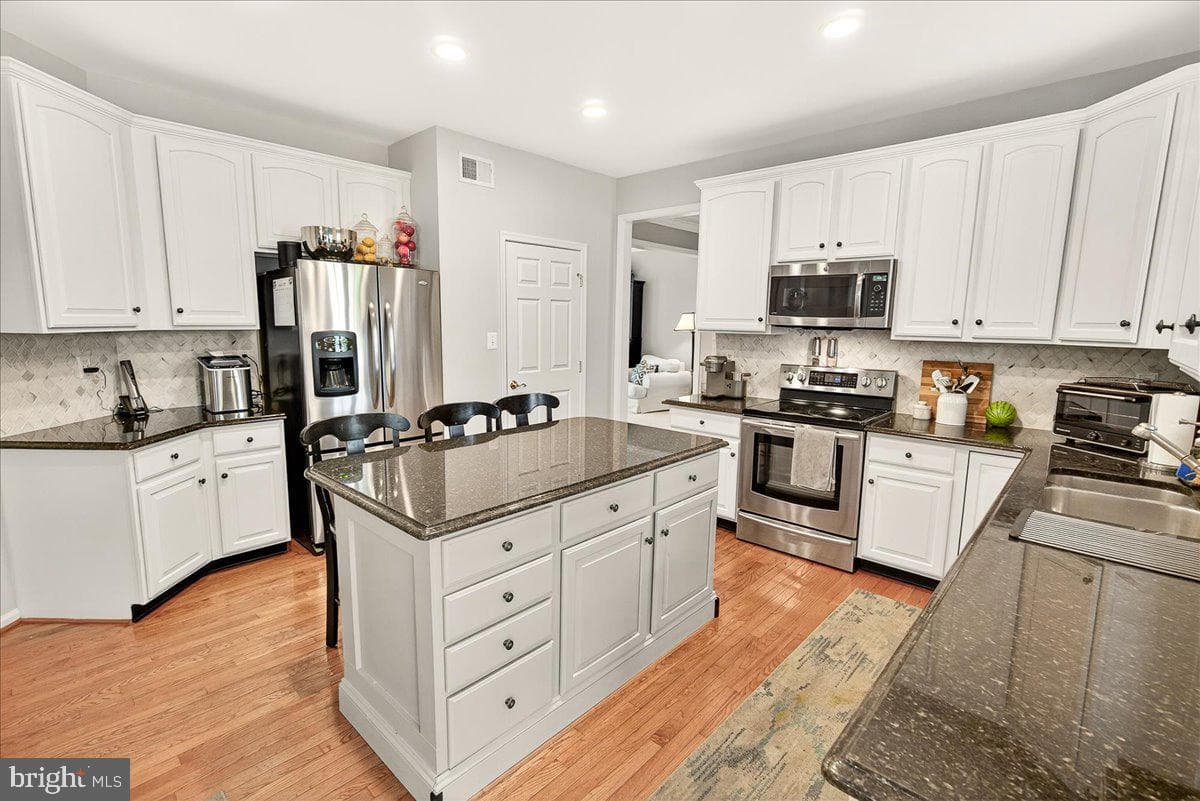 9047 Clendenin Way photo 19