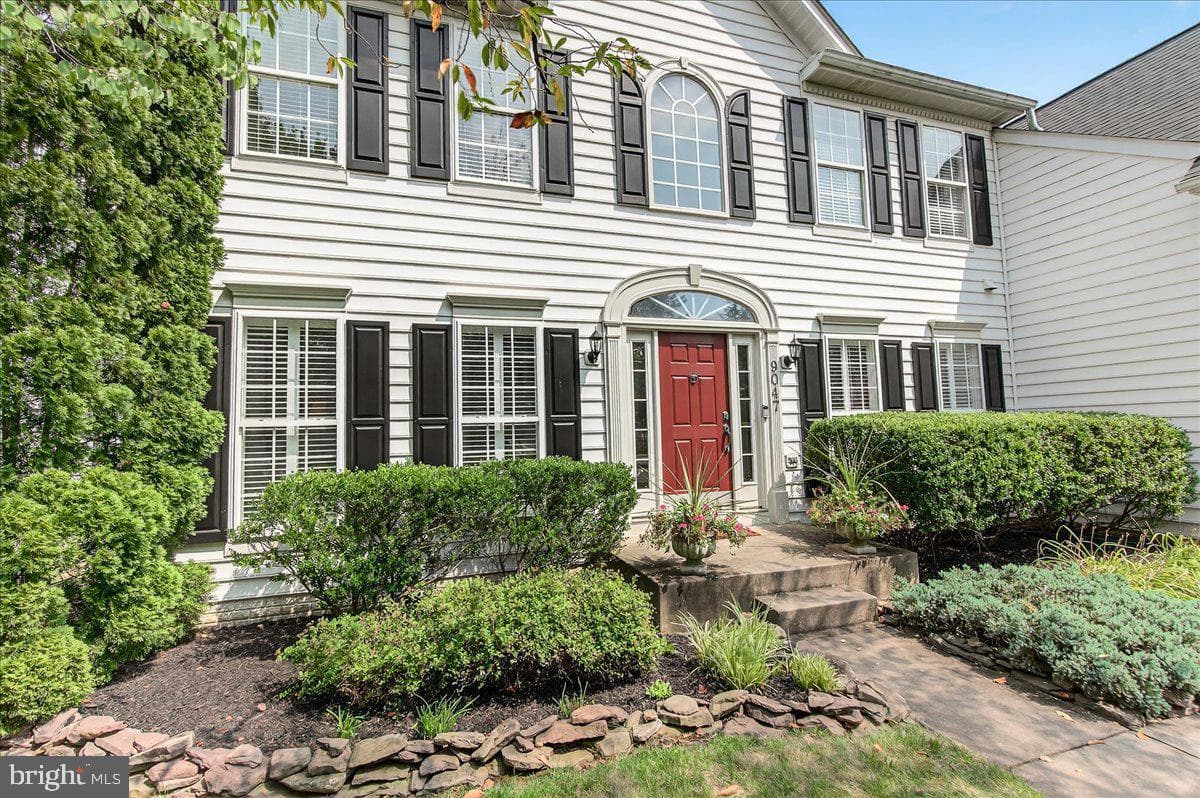 9047 Clendenin Way photo 2