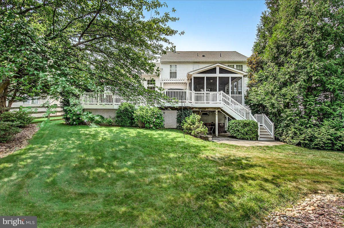 9047 Clendenin Way photo 4