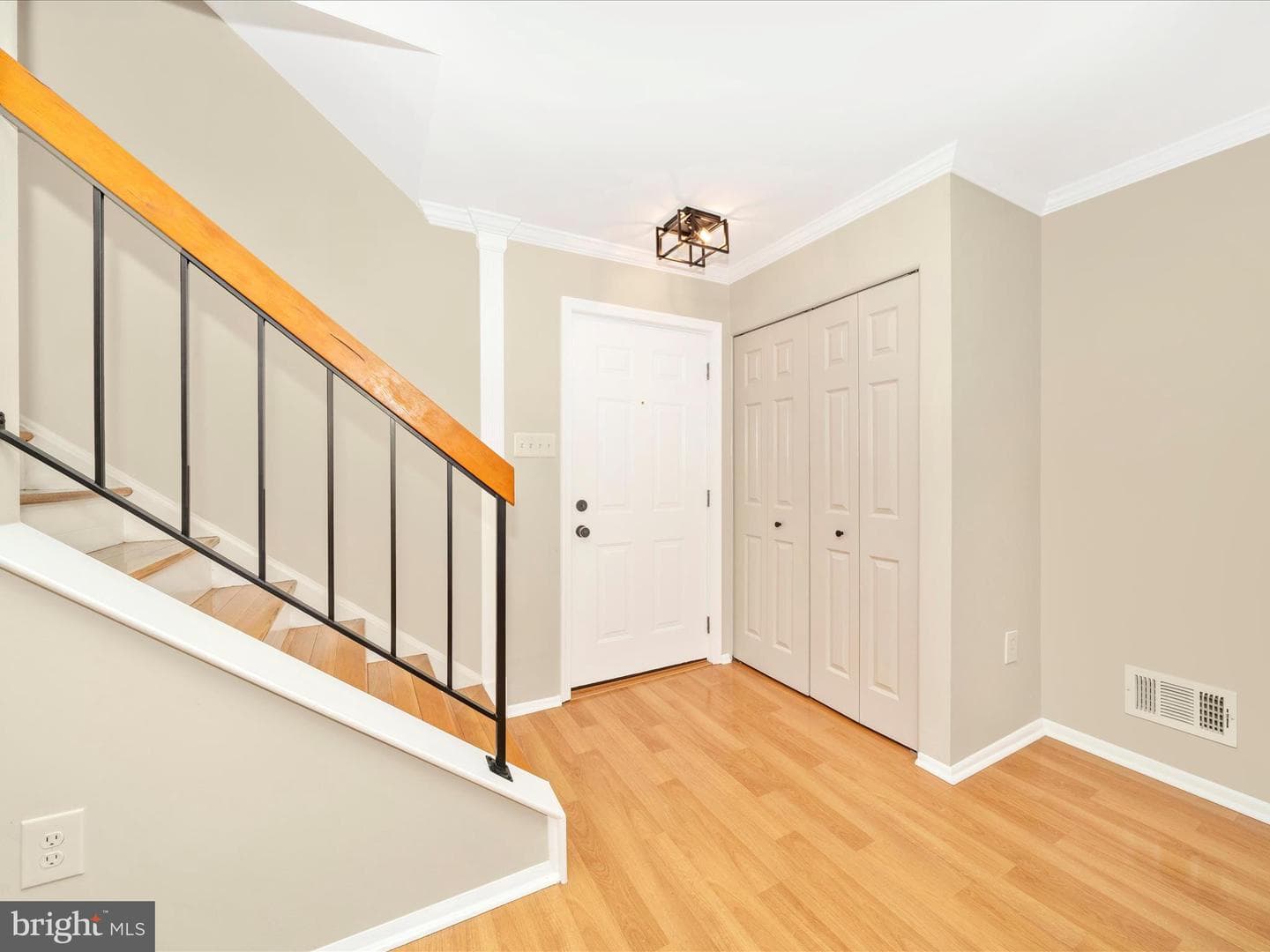 6915 Alex Court photo 5