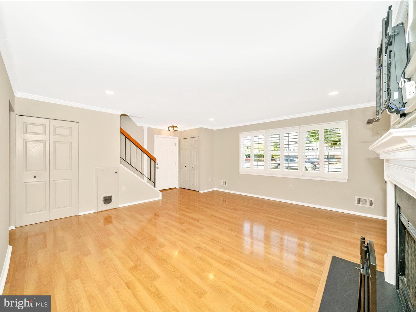6915 Alex Court photo 7