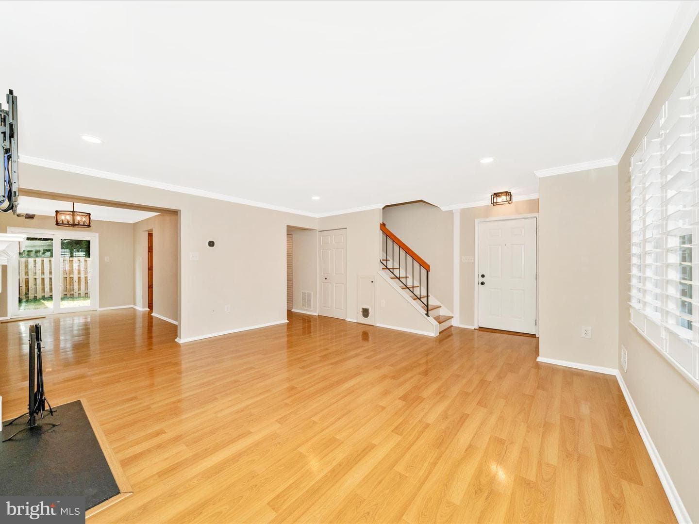 6915 Alex Court photo 8