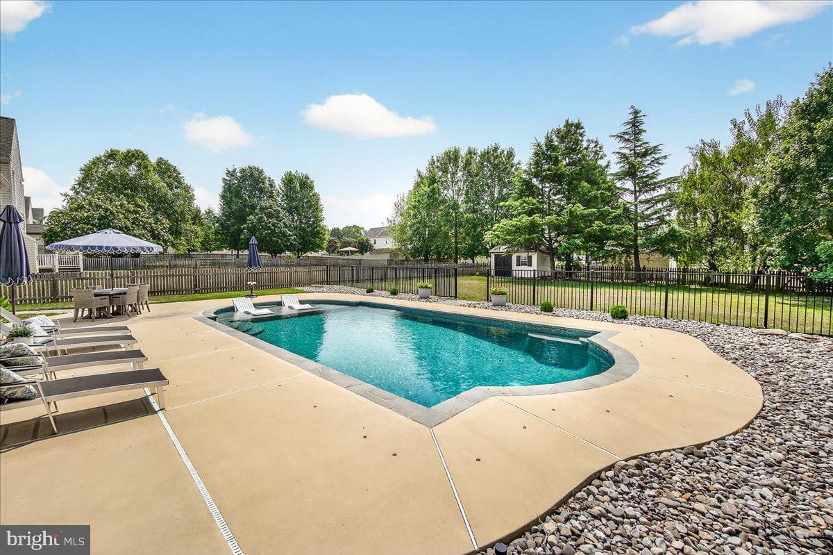 5798 Morland Drive N photo 52