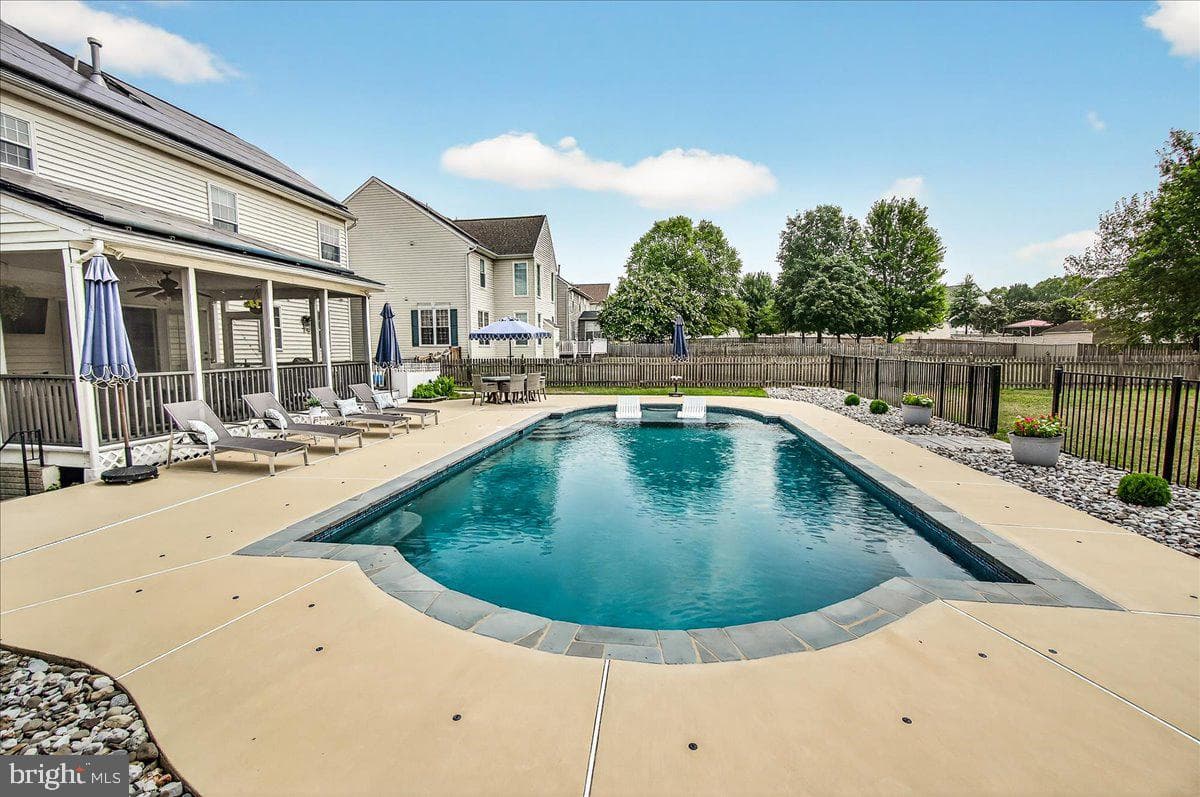 5798 Morland Drive N photo 54
