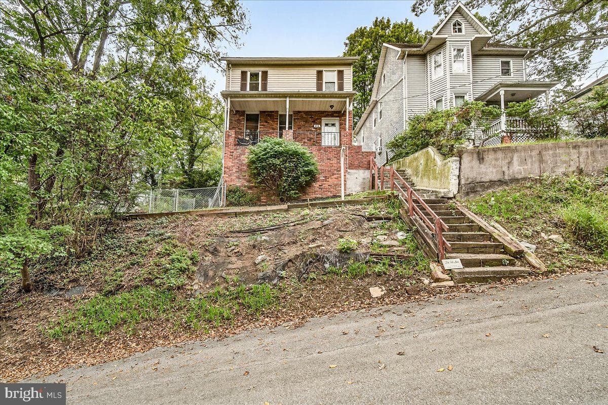 216 7th Avenue photo 27