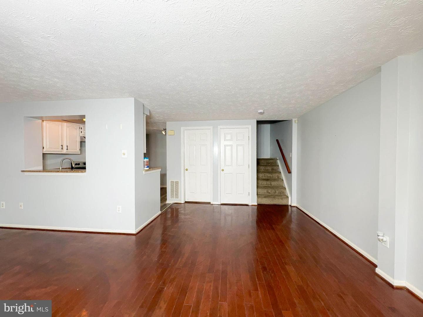 572 Cascade Way photo 6