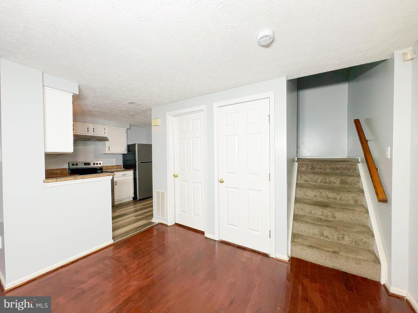 572 Cascade Way photo 7