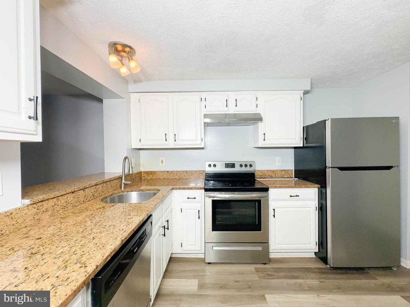 572 Cascade Way photo 8