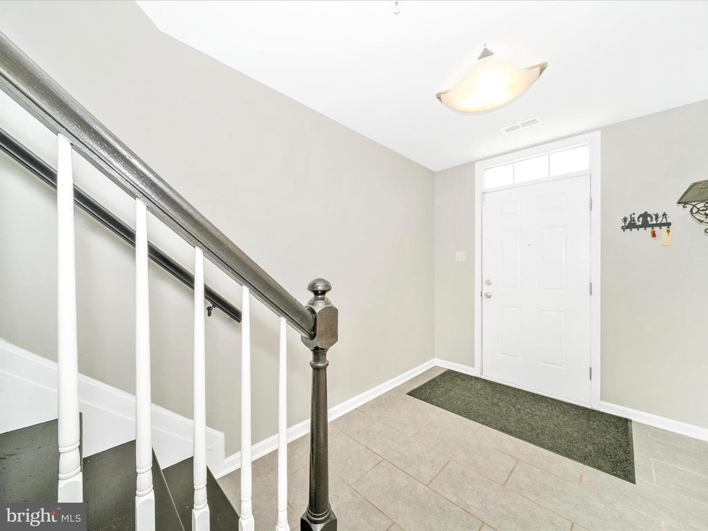 514 Ellison Court photo 3