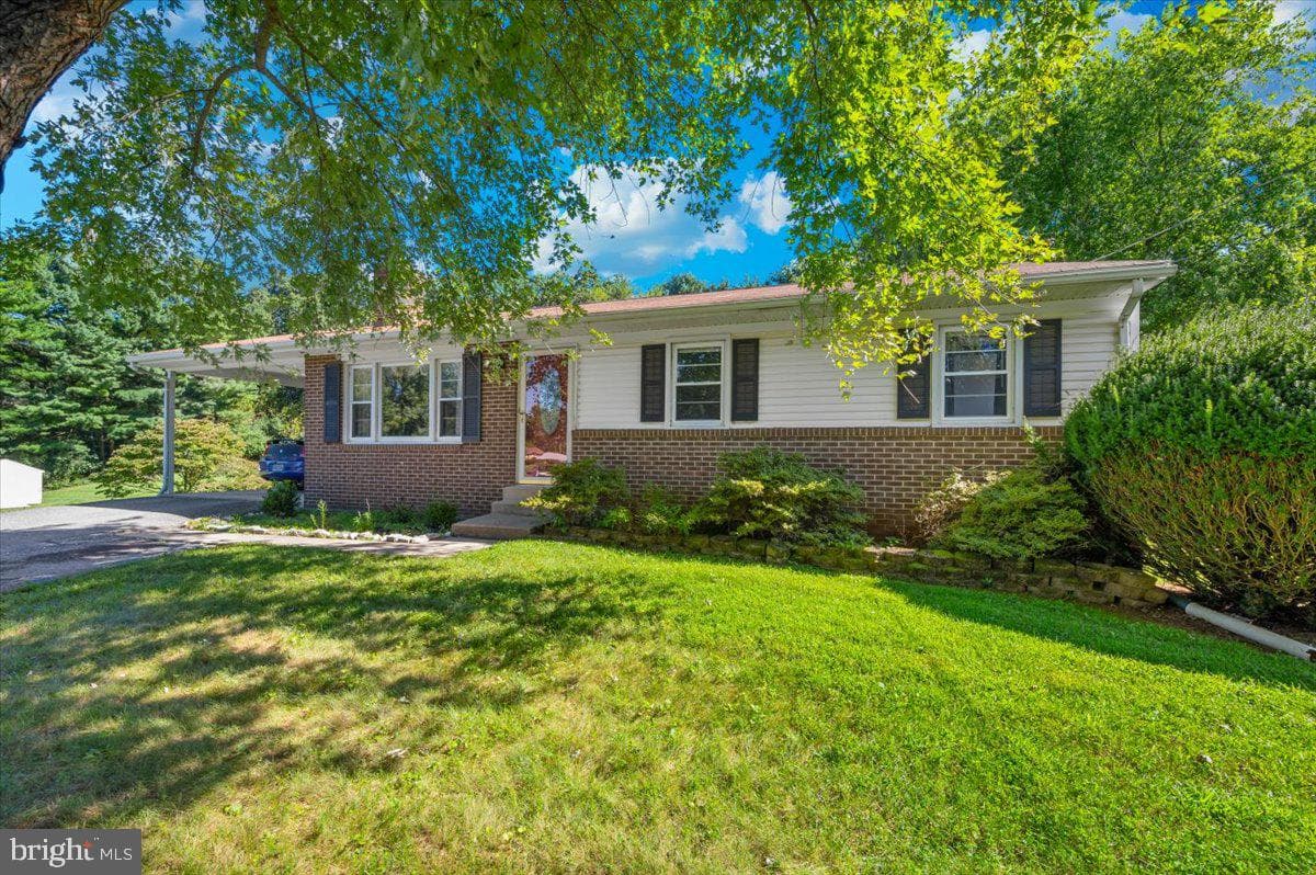 3917 Sugarloaf Drive photo 3