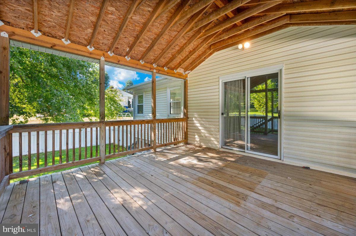 3917 Sugarloaf Drive photo 40