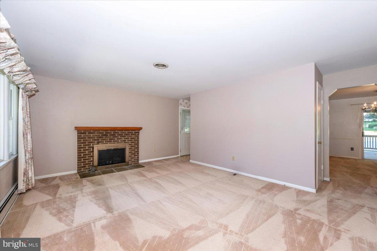 3917 Sugarloaf Drive photo 8