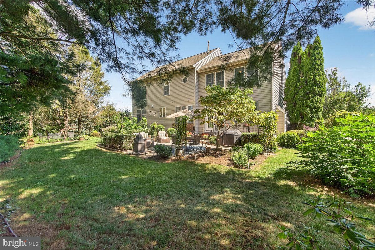 7010 Club House Circle photo 23
