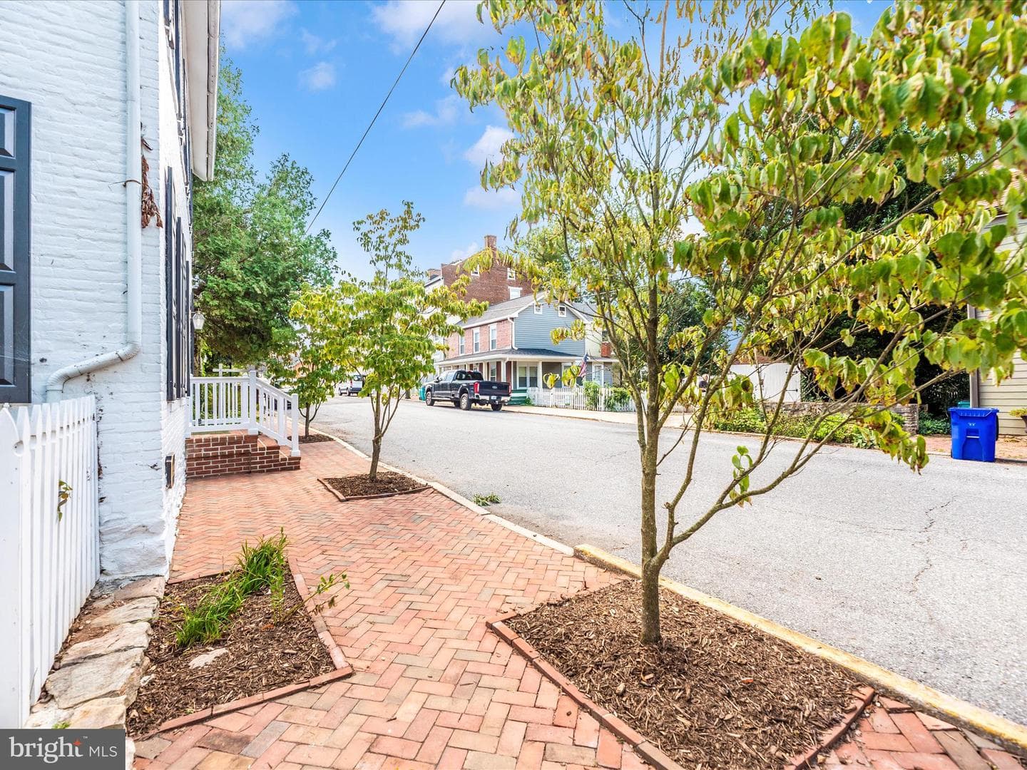 7 Main Street W photo 53