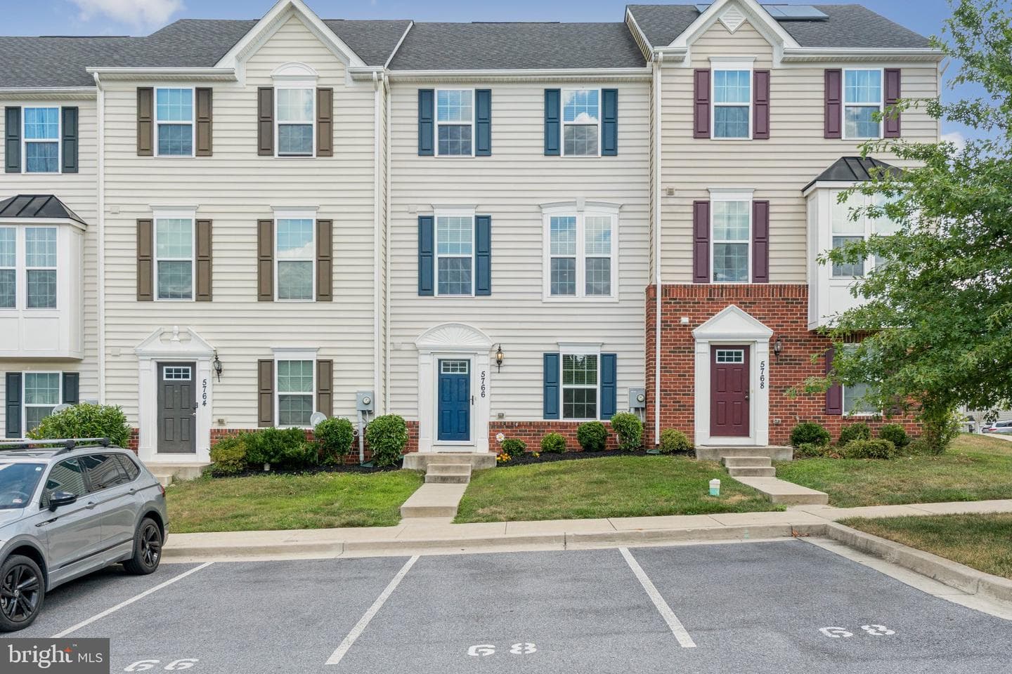 5766 Barts Way photo 1