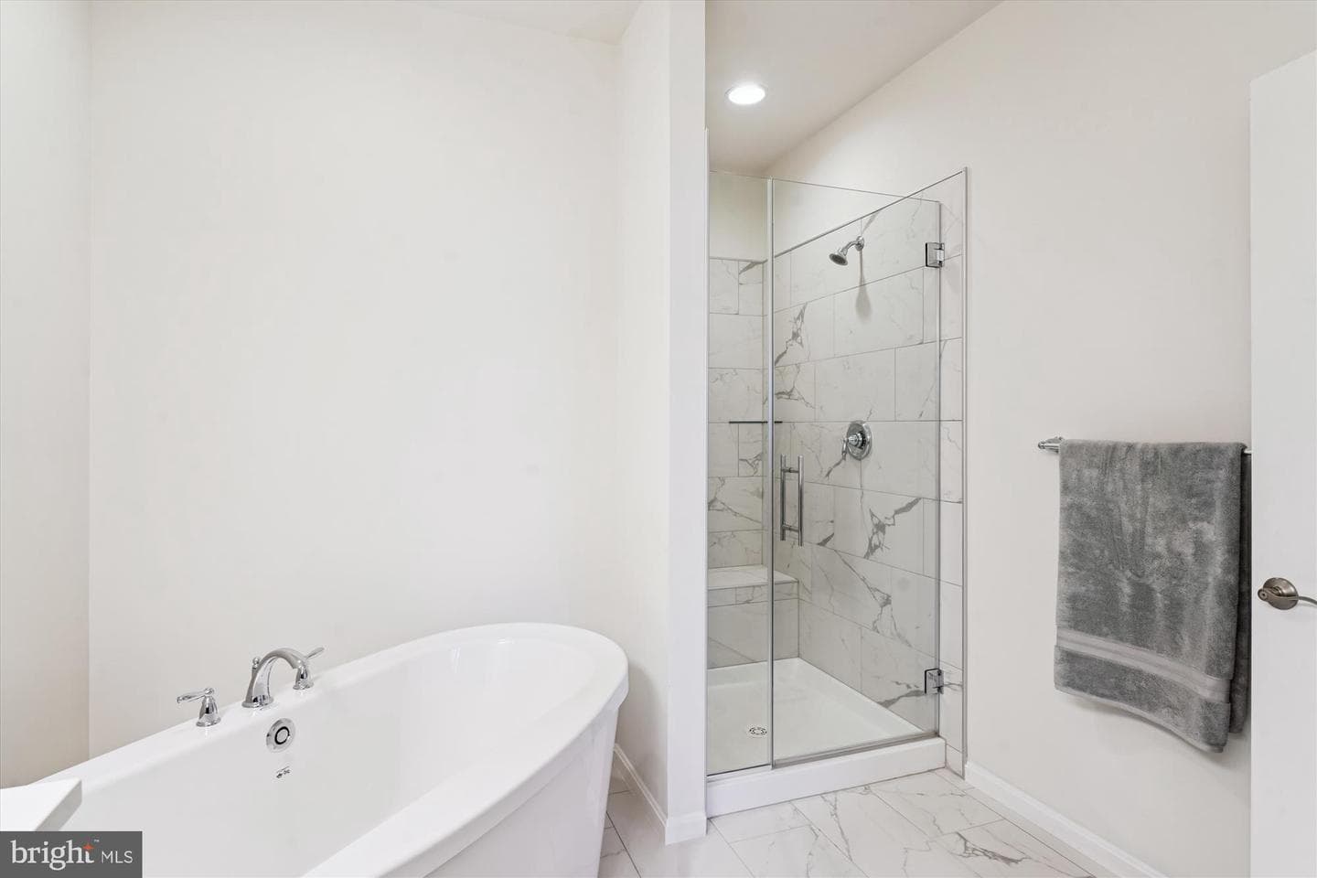 2548 Island Grove Boulevard photo 17