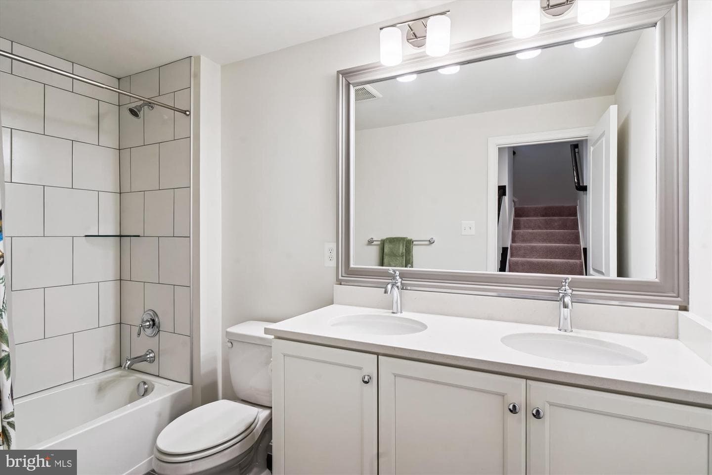 2548 Island Grove Boulevard photo 23