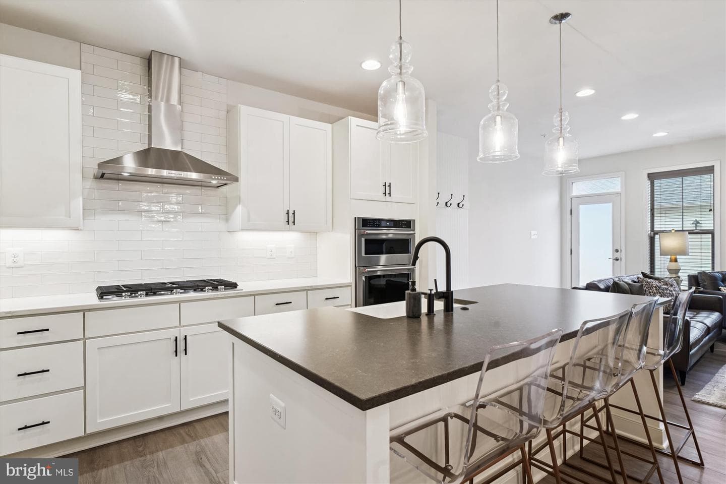 2548 Island Grove Boulevard photo 3
