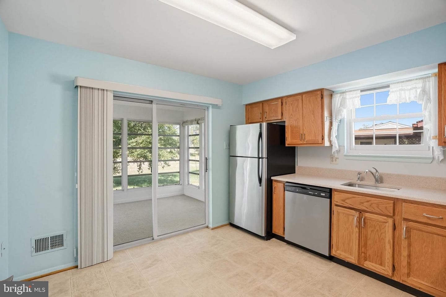 5637 Crabapple Drive photo 9