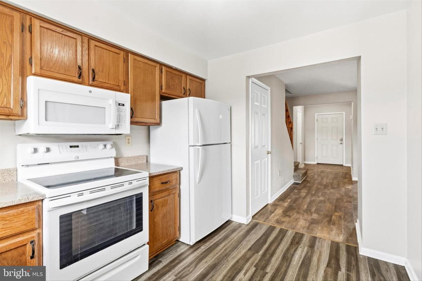 103 E Hammaker Street photo 11