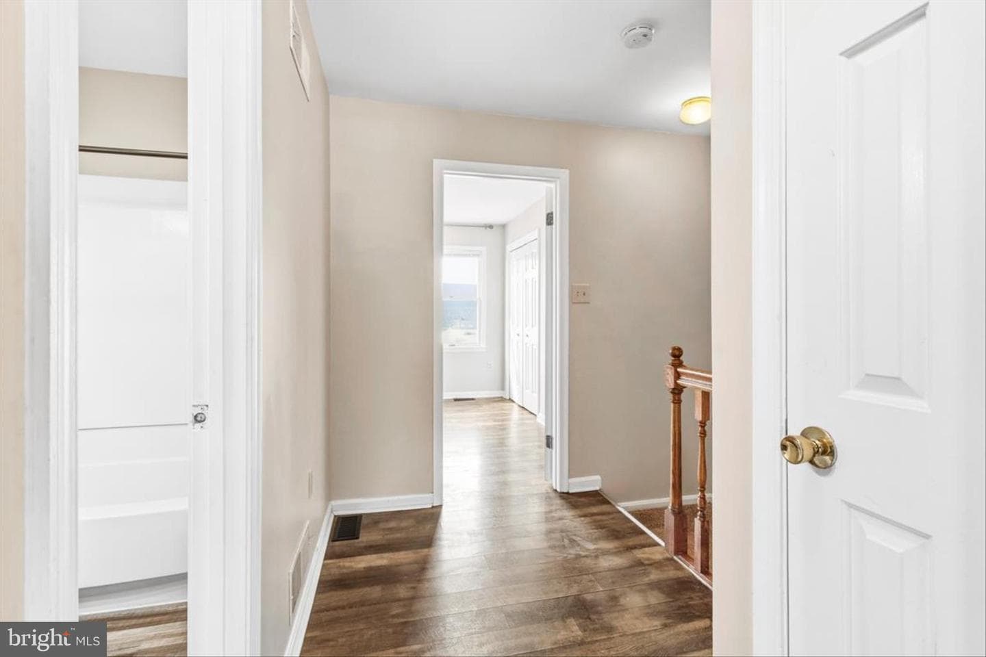 103 E Hammaker Street photo 18