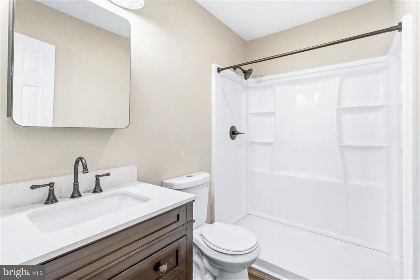 103 E Hammaker Street photo 22