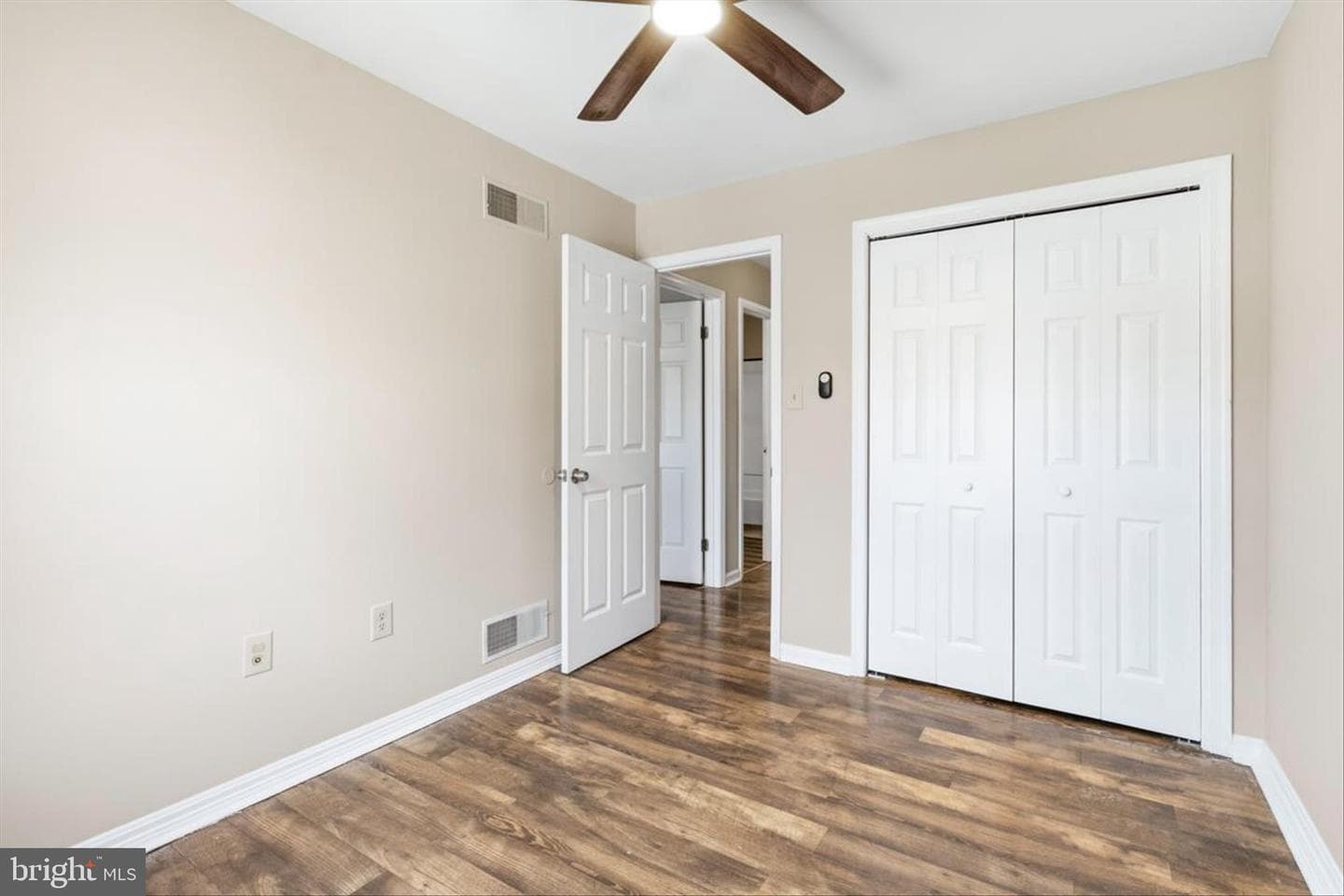 103 E Hammaker Street photo 27