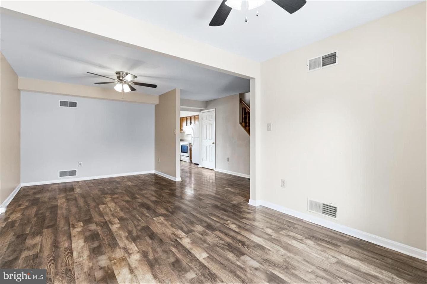 103 E Hammaker Street photo 7