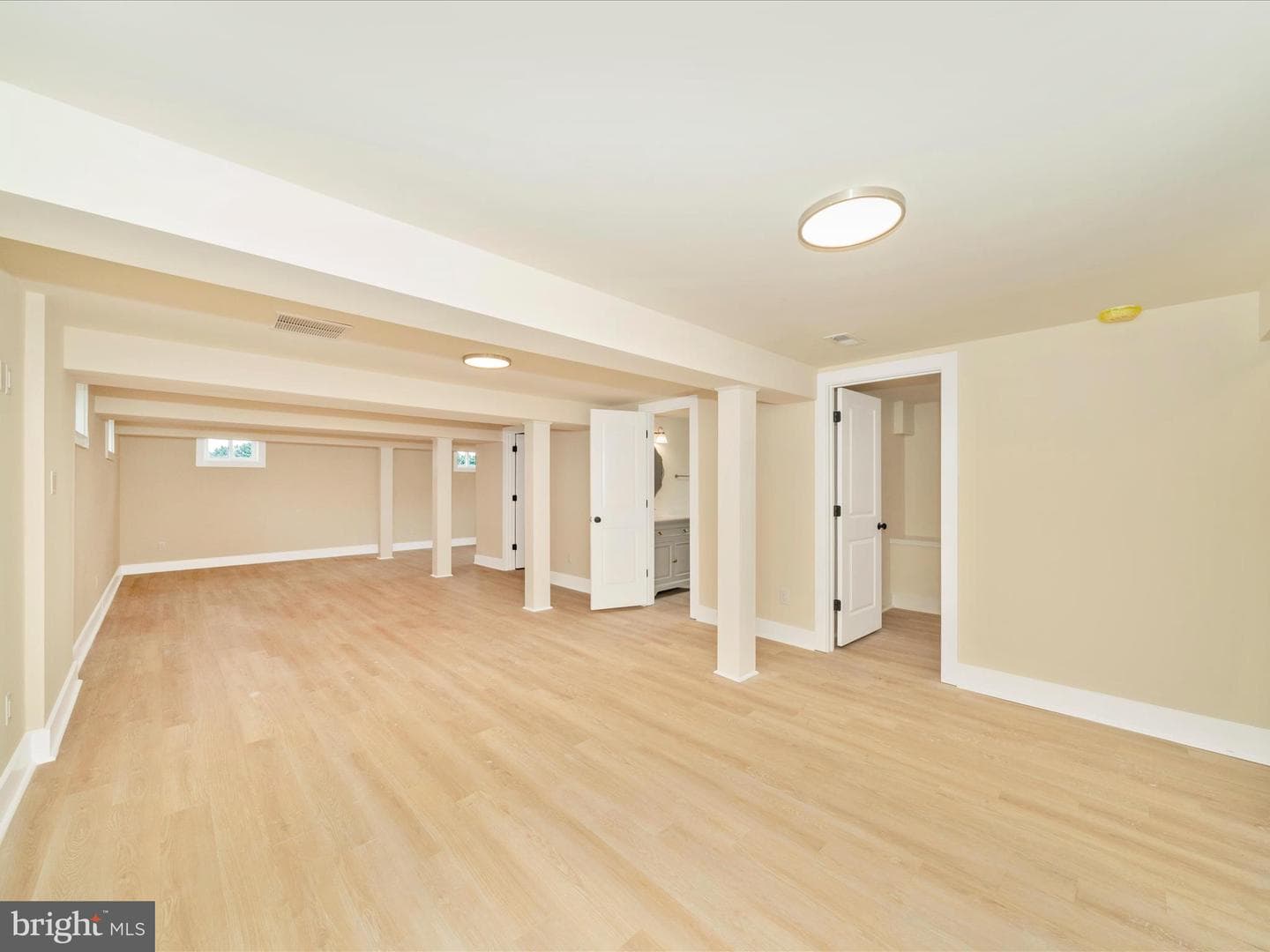 14901 New Windsor Road photo 32