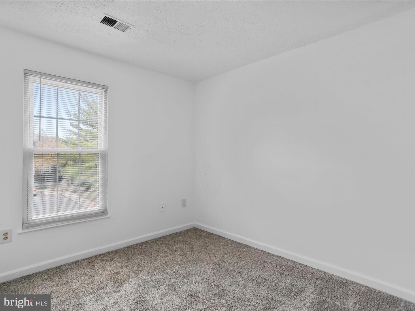 1518 Beverly Court photo 17