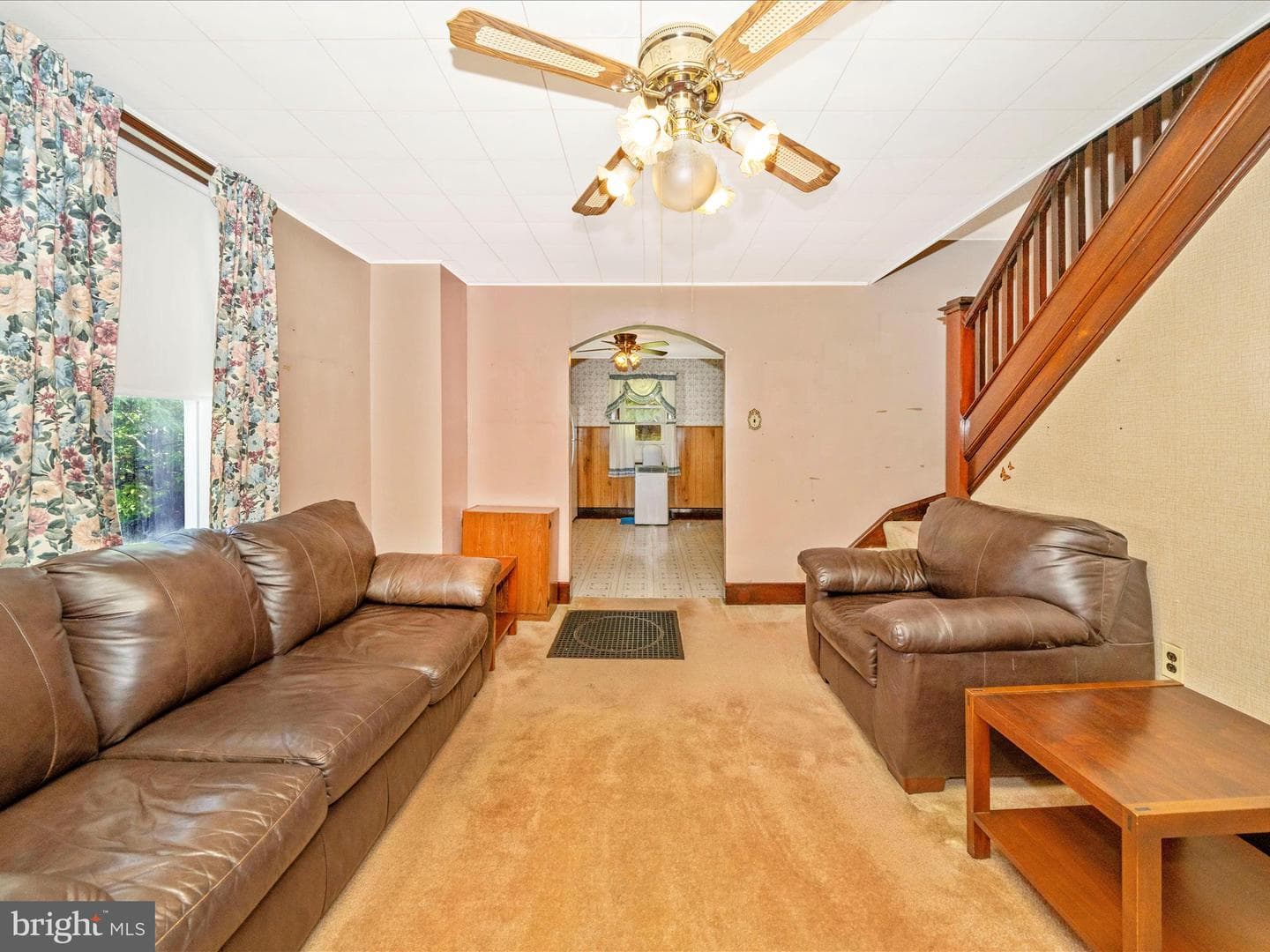7 W B Street photo 24