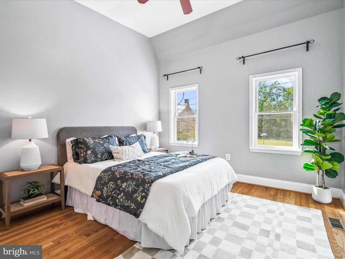441 W South Street photo 18