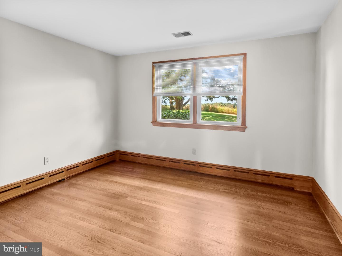 14958 New Windsor Rd photo 22